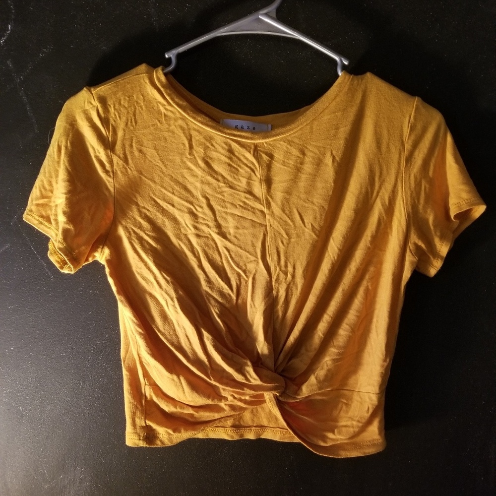 Gaze - t shirt/crop top